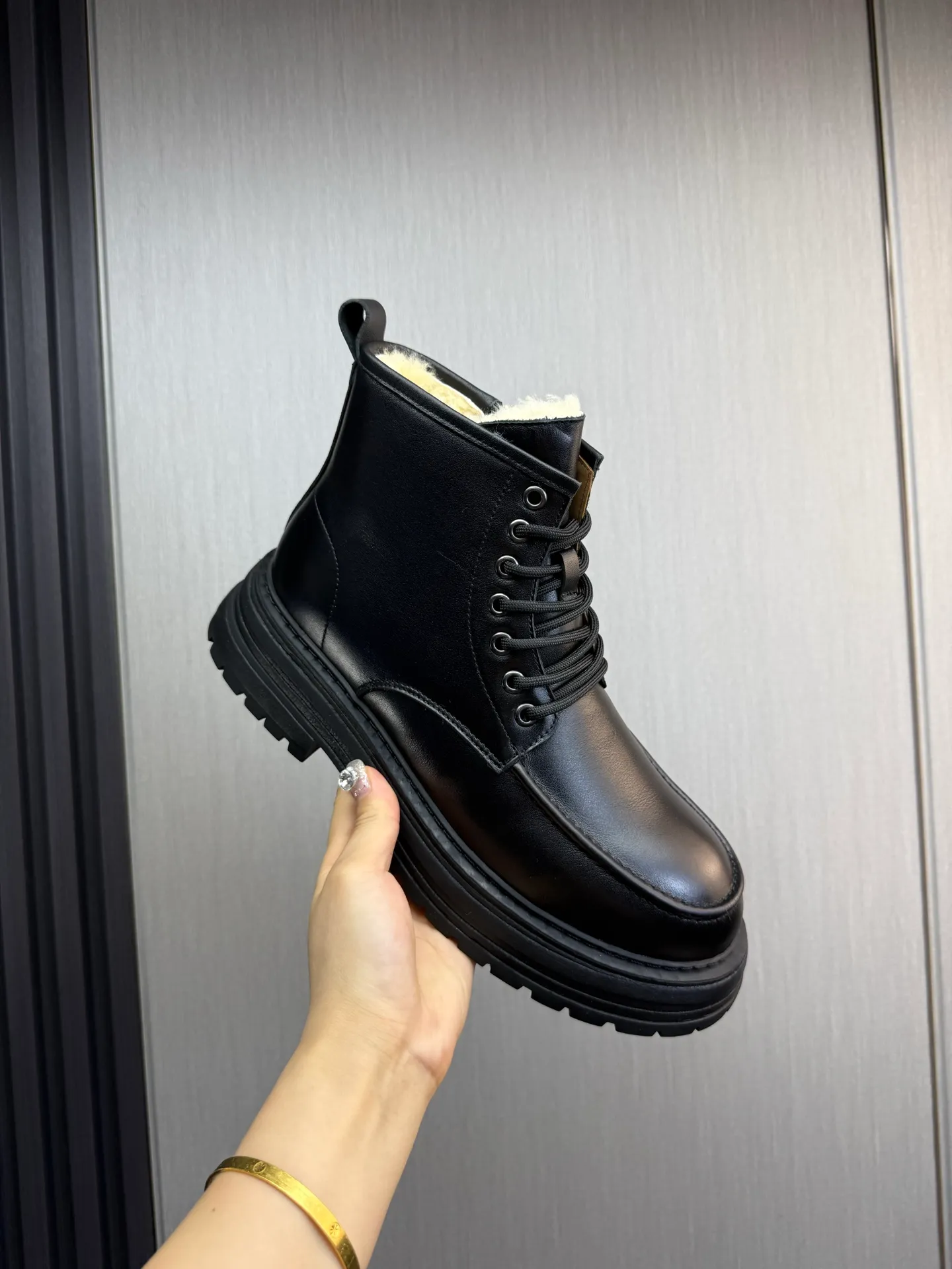 Factory price 680💰 [UGG] Men's hot winter warm boots🐑Simple and fashionable design, cowhide➕comfortable and warm wool lining. Soft and comfortable to wear, good warmth retention, and excellent foot feel. Regular size 38-45